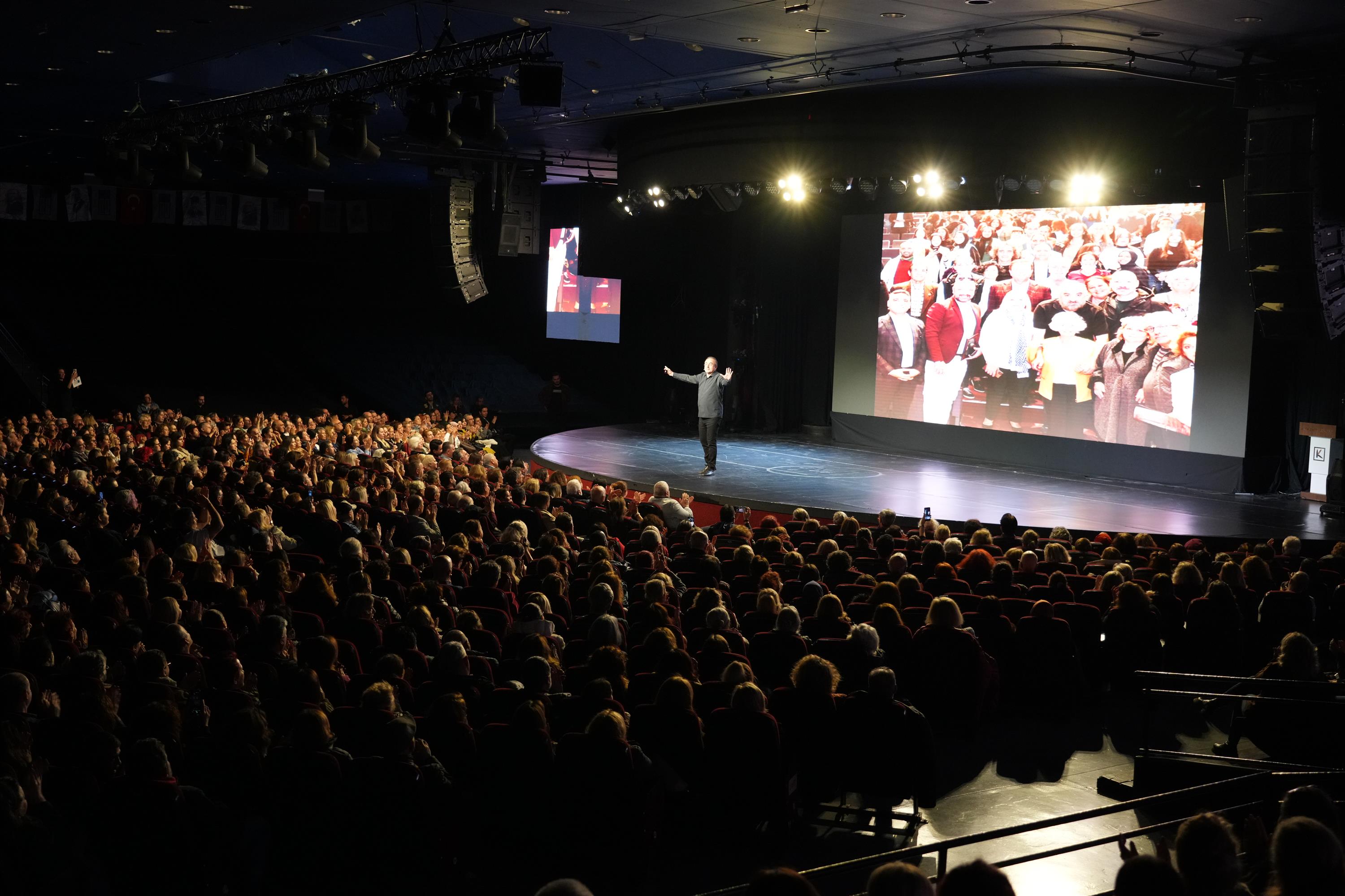 Öğretmenler Kadıköy’de Sunay Akın’la buluştu